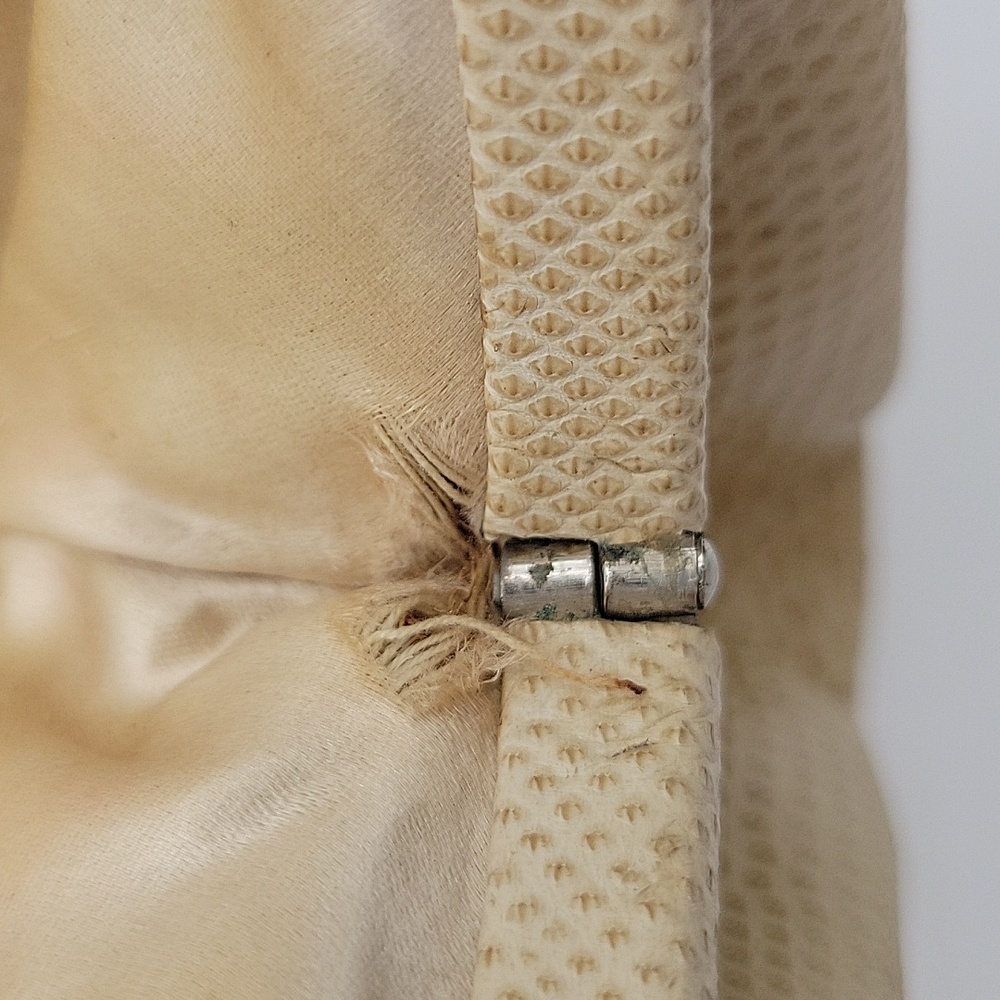Vintage Judith Leiber Cream Lizard Clutch - Picture 10 of 11